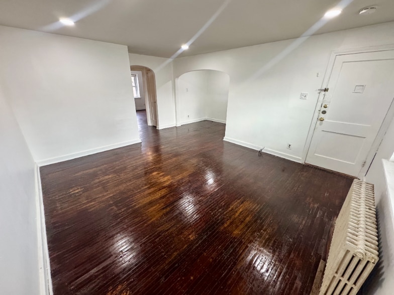 Building Photo - 69 Sayers Ave