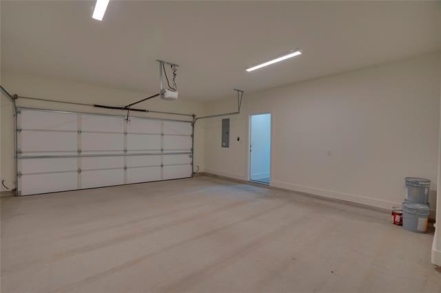 Building Photo - 302 Red Bird Ln