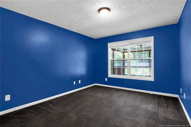 Building Photo - 112 Camrose Ct