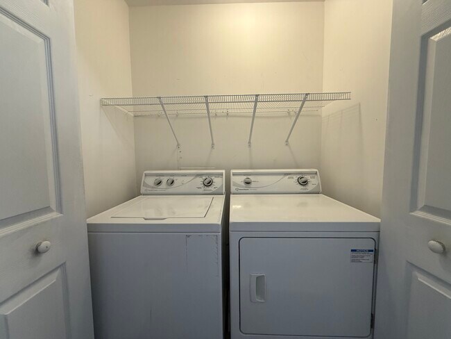 Building Photo - 1719 S 6th St