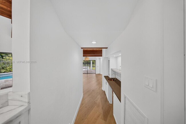 Building Photo - 8925 SW 102nd Terrace