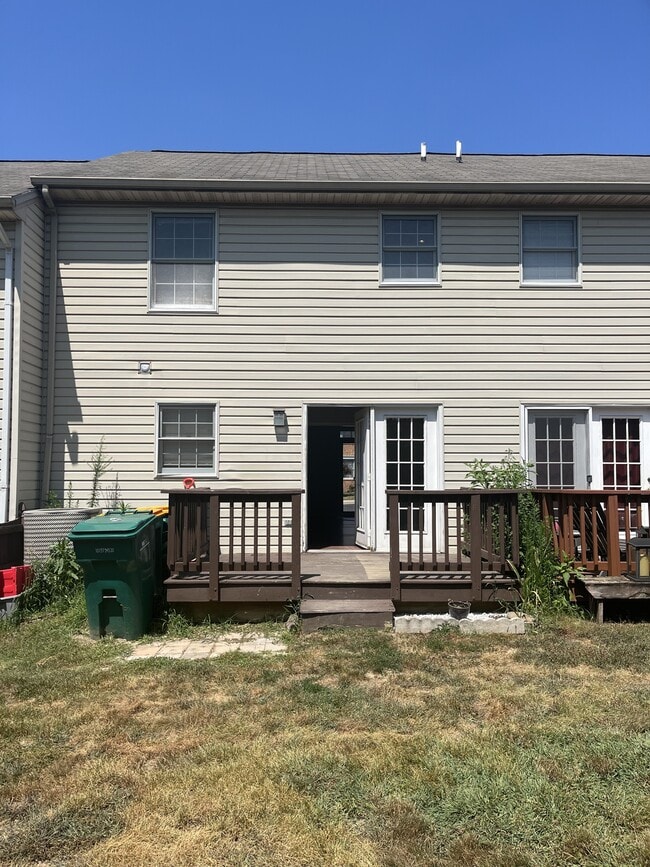 Building Photo - 4169 Kittatinny Dr