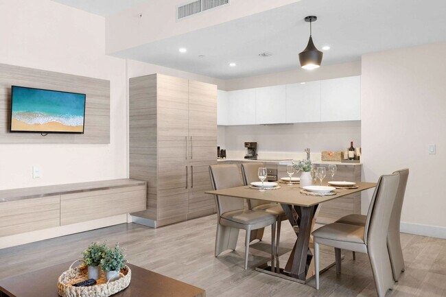 Building Photo - 777 N Ocean Dr