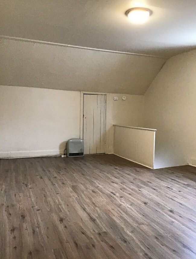Building Photo - SELLING-218 W King St