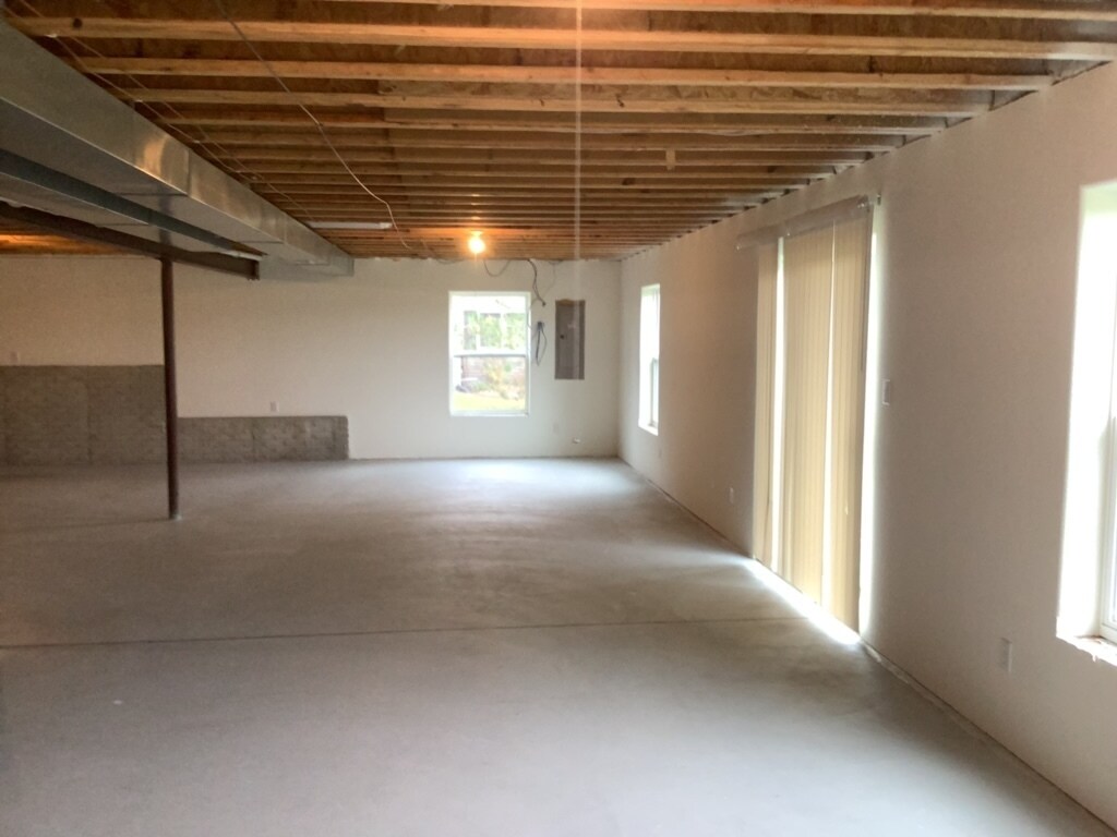 Building Photo - 1090 Seneca St