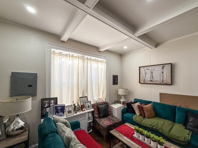 Building Photo - 125 Mallory Ave