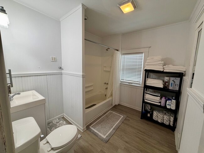 Building Photo - 500 Barrett St