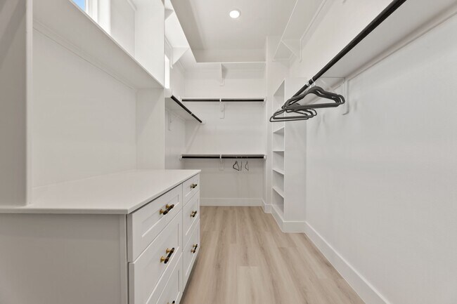 Building Photo - 8521 Brandon St