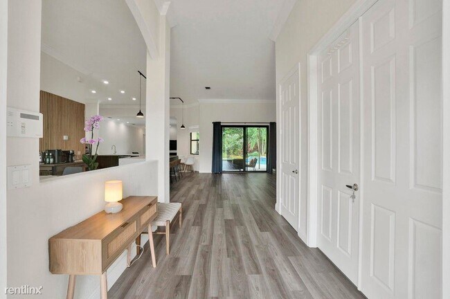 Building Photo - 4 br, 3 bath House - 5718 NW 50th Dr