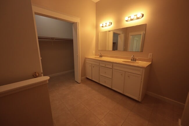 Building Photo - 2389 CR 158