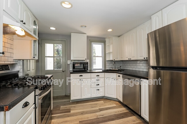 Building Photo - 709 Colwell Rd