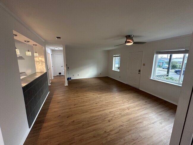 Building Photo - 8655 Ashcroft Ave