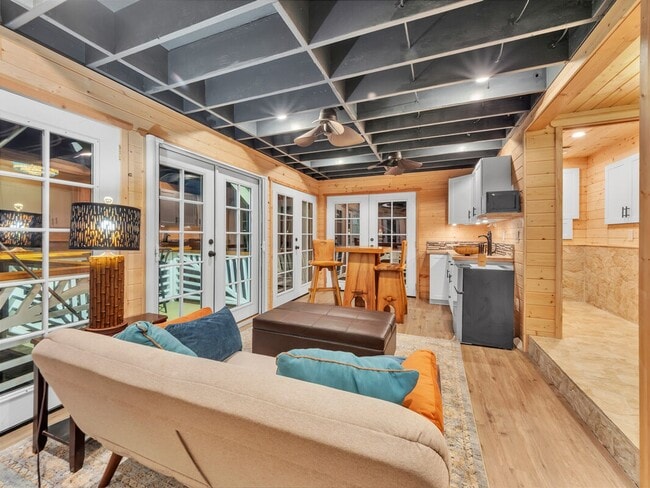 Building Photo - Oceanfront Estate: The Honolii Hale