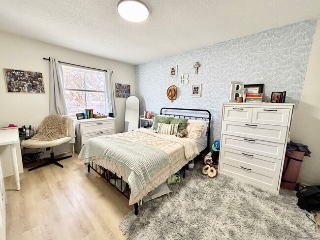 Building Photo - Westport Landings