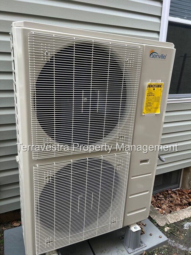 Building Photo - 440-442 S Barber Ave