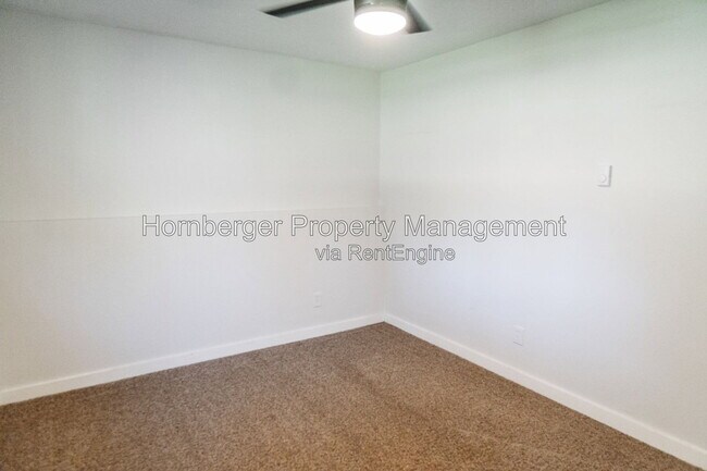 Building Photo - 3917 S Johnson St