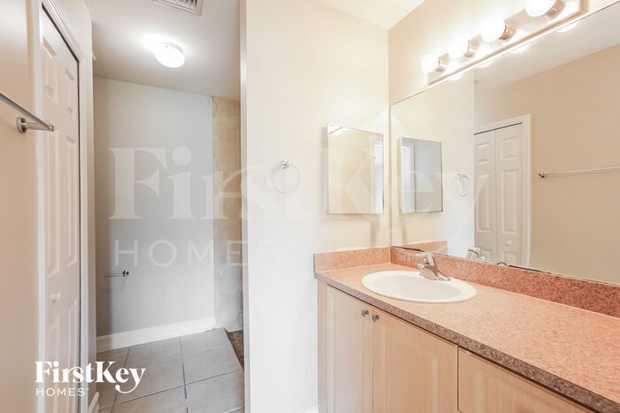 Building Photo - 2803 Owen Ave S