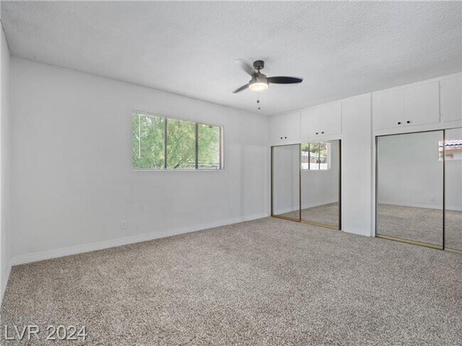 Building Photo - Spectacular Vintage 3Bed/2Bath Las Vegas h...
