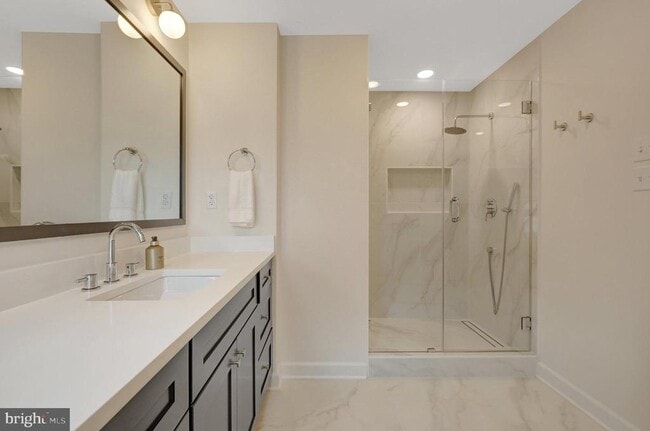 Building Photo - 6305 Dunaway Ct