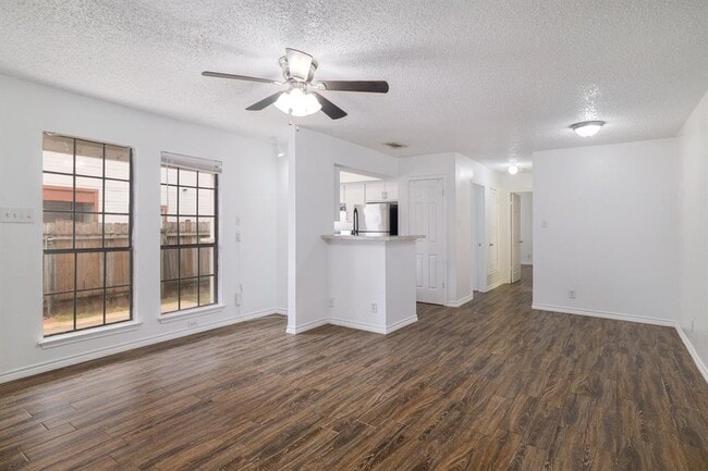Building Photo - 9206 Kempler Dr
