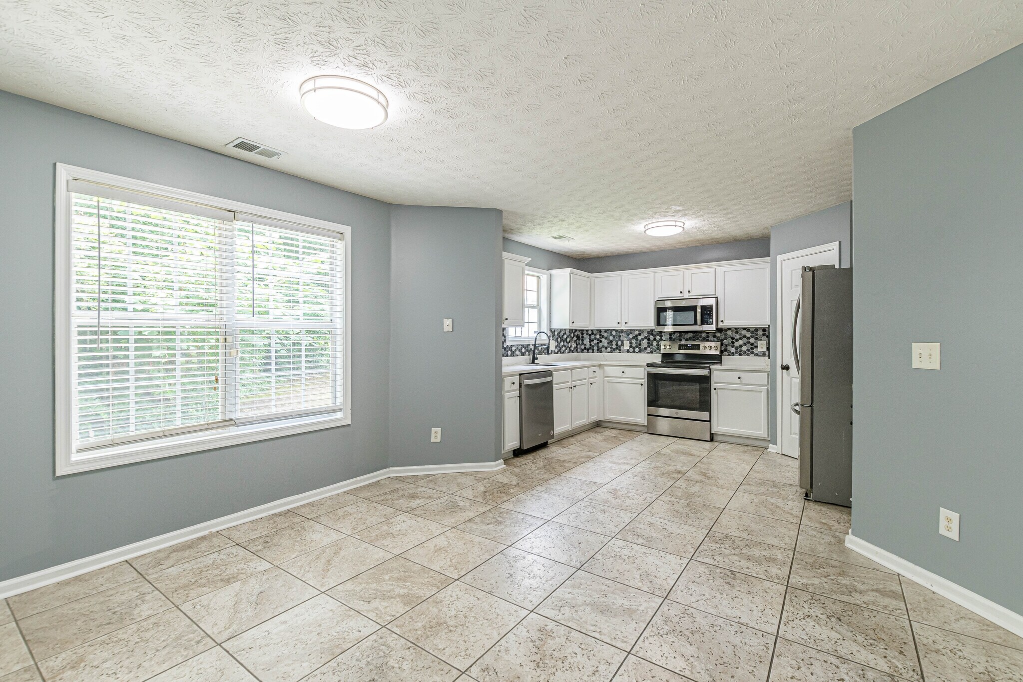 Building Photo - 4332 Abram Dr