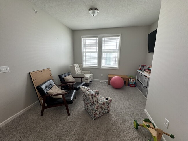 Building Photo - 8056 Central Park Way