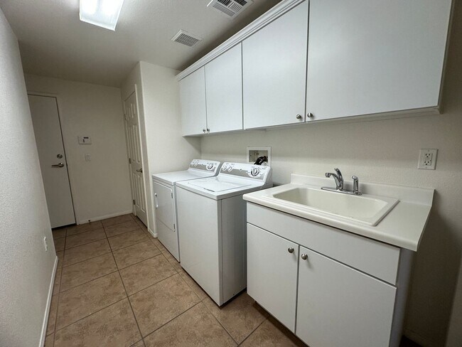 Building Photo - Fully Furnished Condo in Gated Summerlin Community – Resort-Style Living!
