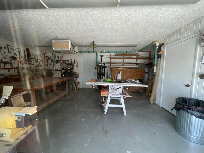 Building Photo - 1225 NW 21st St