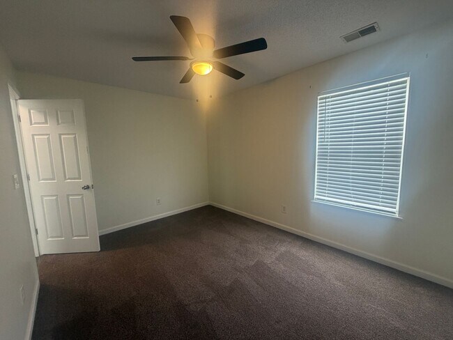 Building Photo - 1755 Polaris Dr