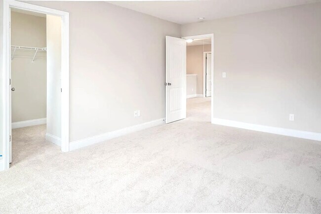 Building Photo - 1910 Pennypacker Ln