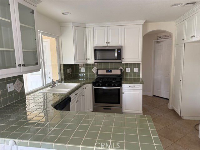 Building Photo - 23056 Lanark St