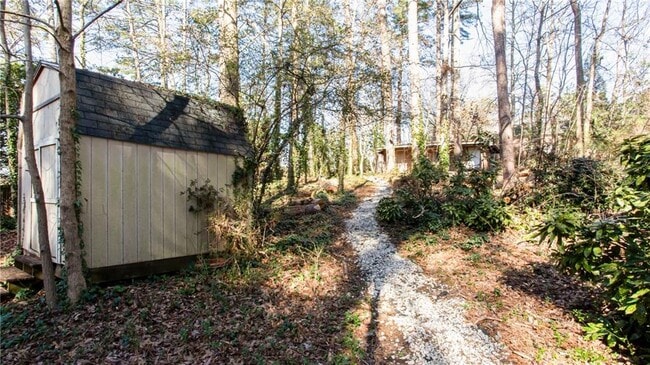 Building Photo - 4061 Lower Roswell Rd