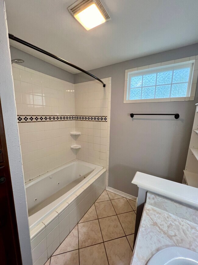 Building Photo - 171 Crenshaw St