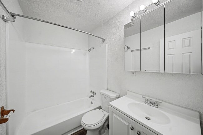 Building Photo - 1764 Oakland St