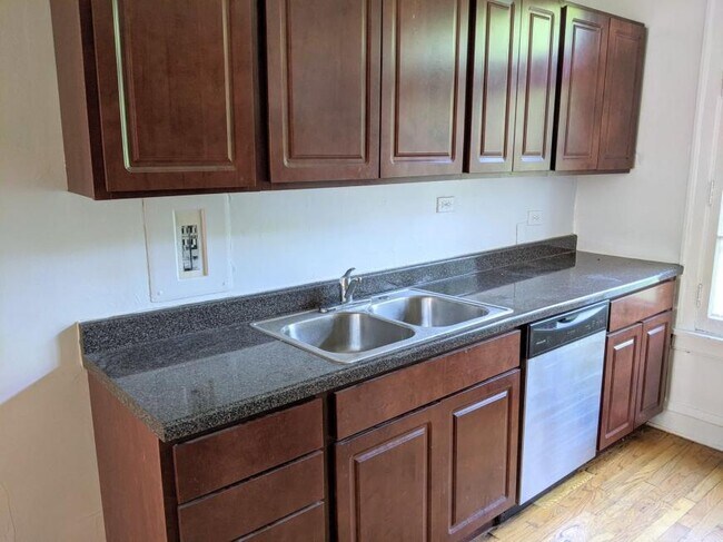 Primary Photo - 1 bedroom in Evanston IL 60202