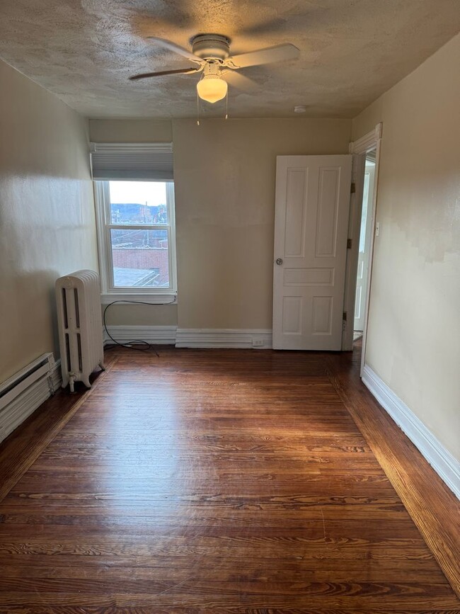 Building Photo - 718-718 Washington St