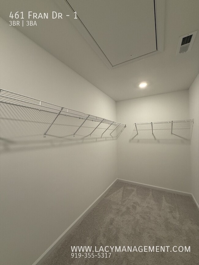 Building Photo - 461 Fran Dr