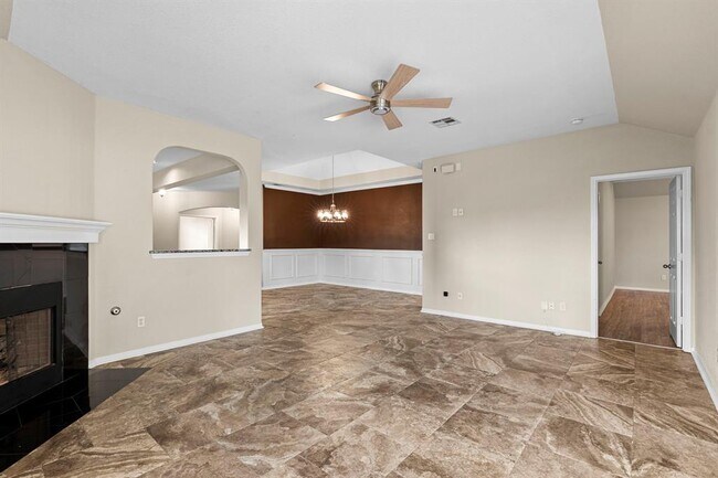 Building Photo - 318 Pond View Pass