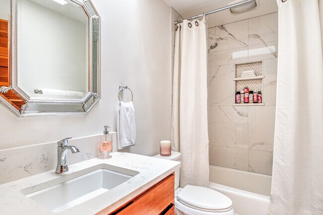 Building Photo - 2724 N Starr St