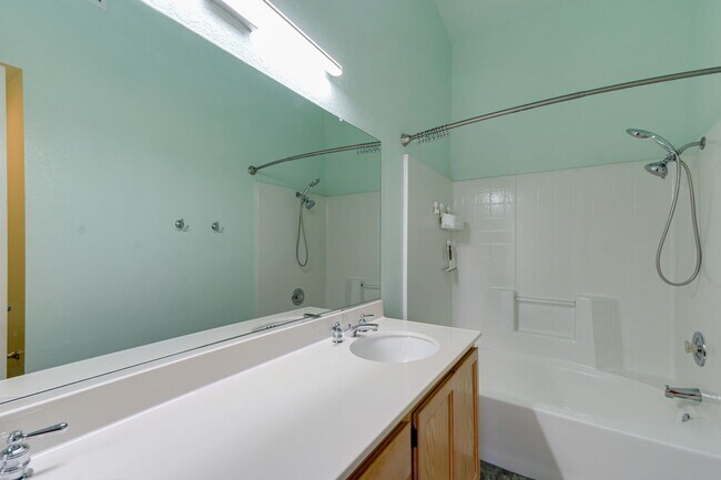 Building Photo - 3-bedroom, 2.5-bath condo nestled in the prestigious Terra Vista community of Rancho Cucamonga