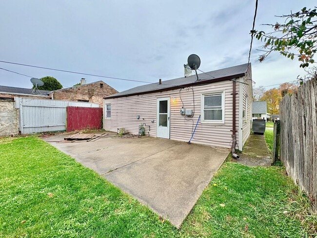 Building Photo - 2022 Swygart Ave