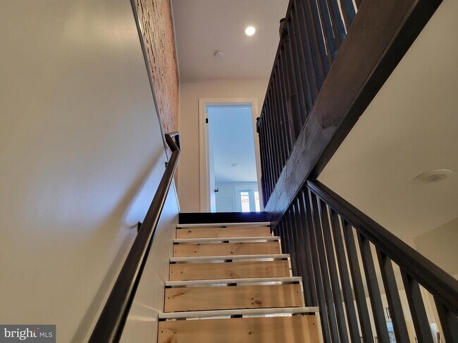 Building Photo - 412 Durfor St