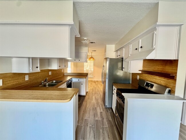 Building Photo - 22306 Waynoka Rd