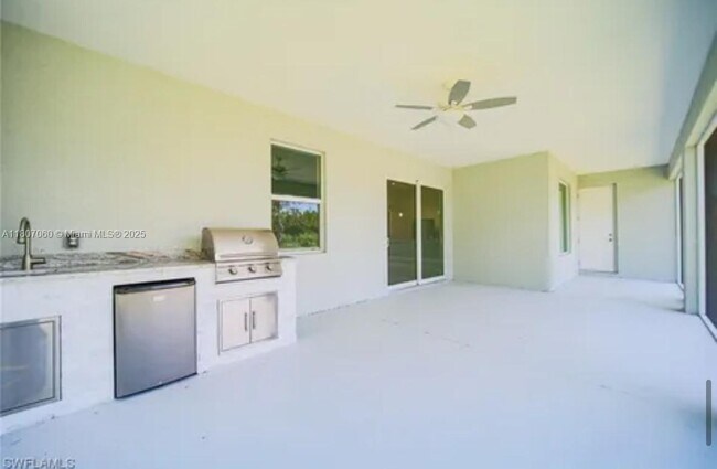 Building Photo - 5301 Sunshine Blvd N