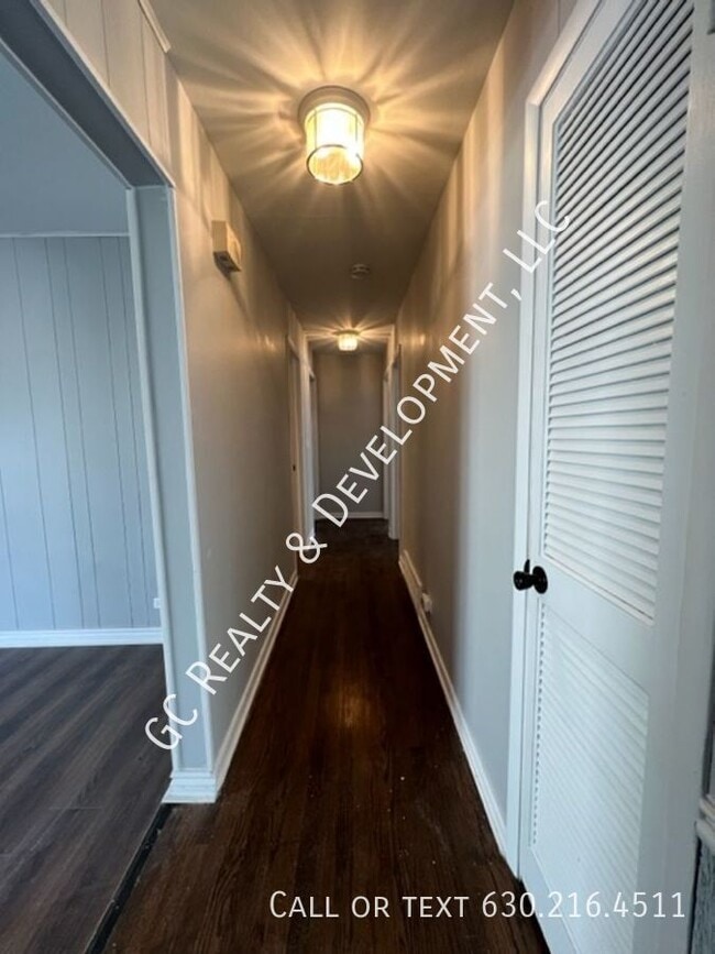 Building Photo - 22W220 Burr Oak Dr