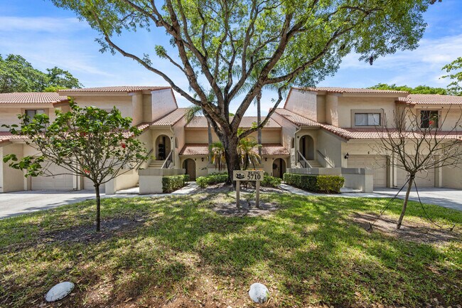 Building Photo - 5710 Coach House Cir