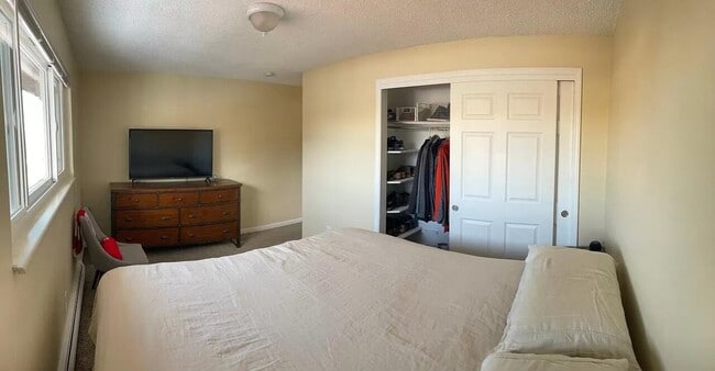 Building Photo - 18208 W 3rd Pl, Apt 1