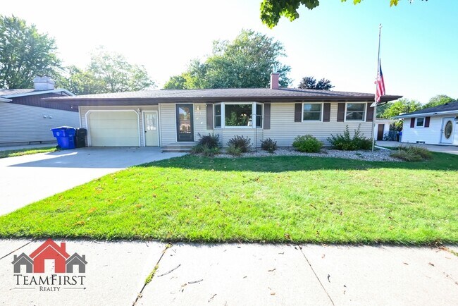 Building Photo - 2401 S Walden Ave