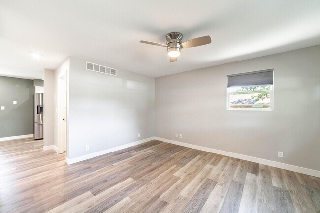 Building Photo - 3405 Balboa Ln