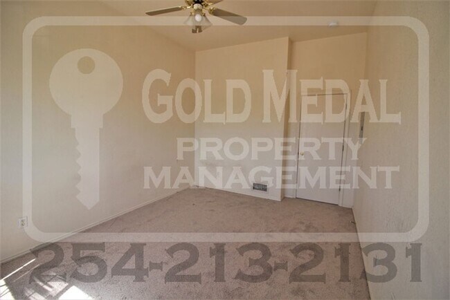 Building Photo - 4509 Deek Dr